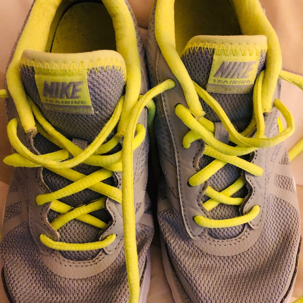 Nke shoes women size 6